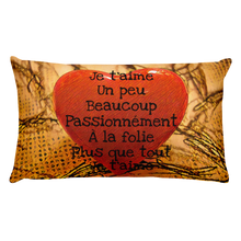 Load image into Gallery viewer, HEART ME! Je t&#39;aime un peu beaucoup Premium Pillow